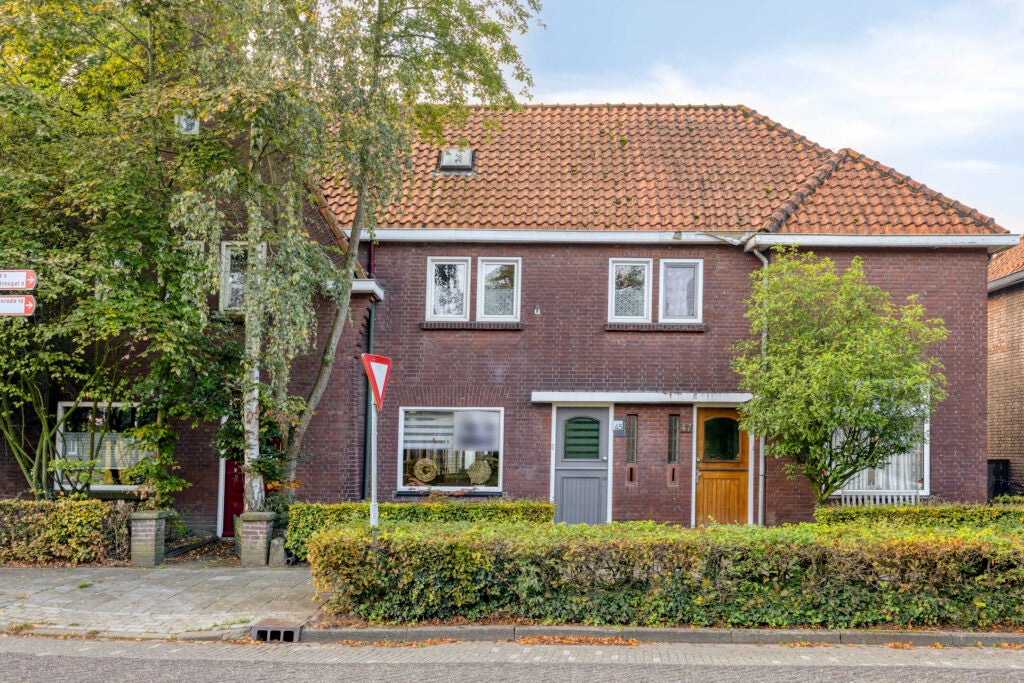 Huis Lieshoutseweg 45 in Aarle-Rixtel