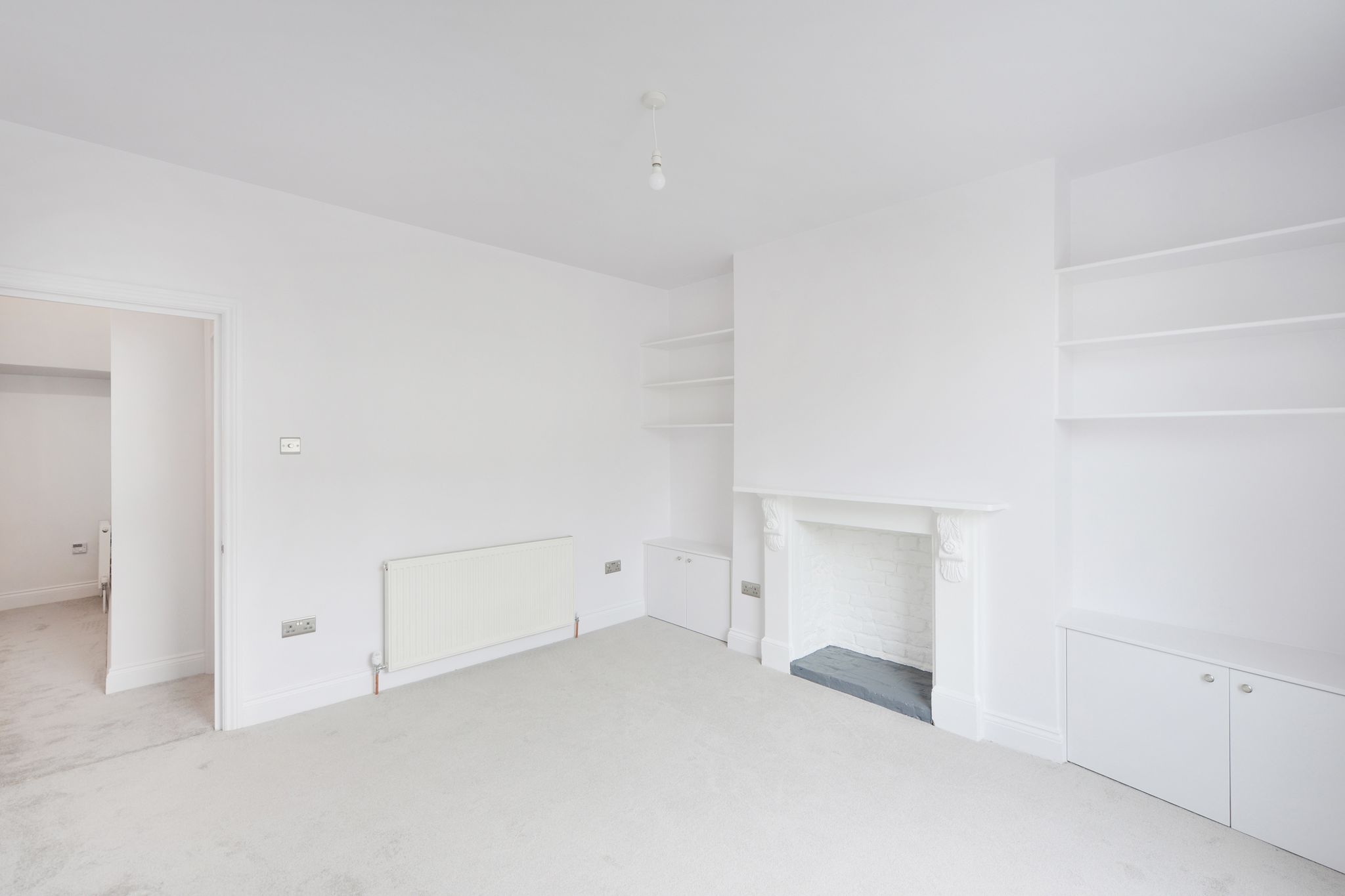 Flat Askew Crescent in Greater London