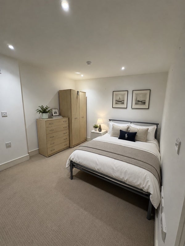 Room Wandsworth High Street in Greater London