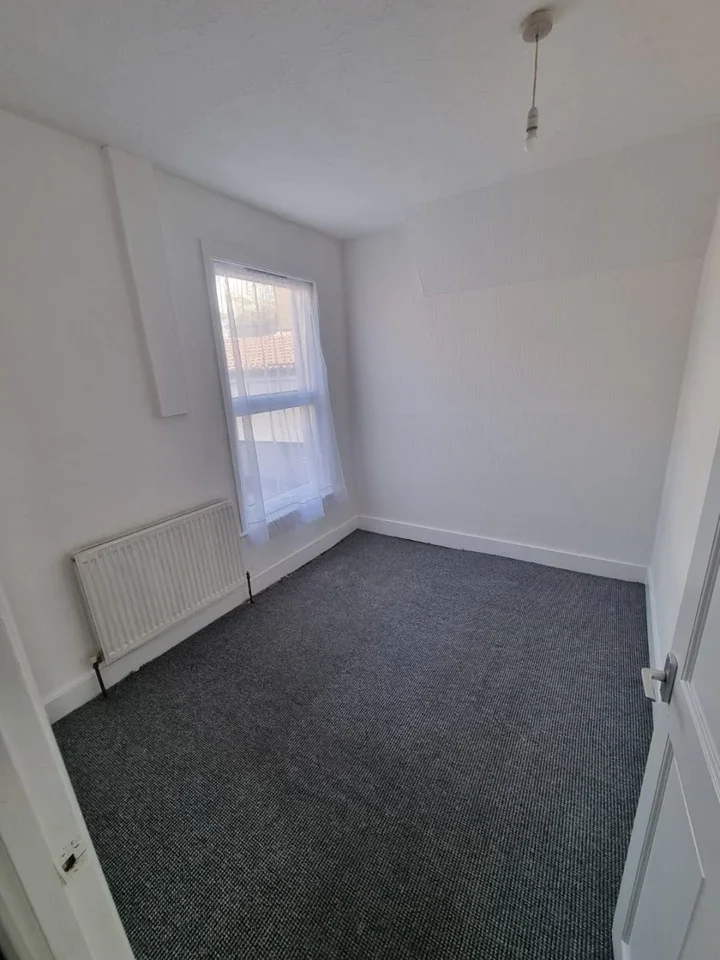 Flat Sheridan Road in Greater London