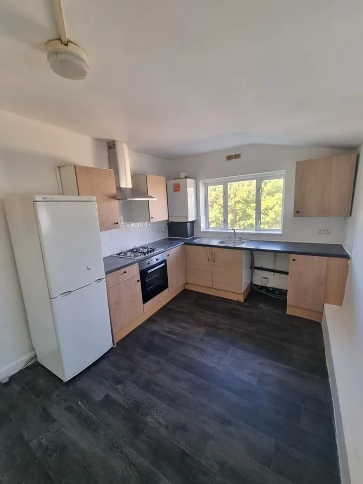 Flat Sheridan Road in Greater London