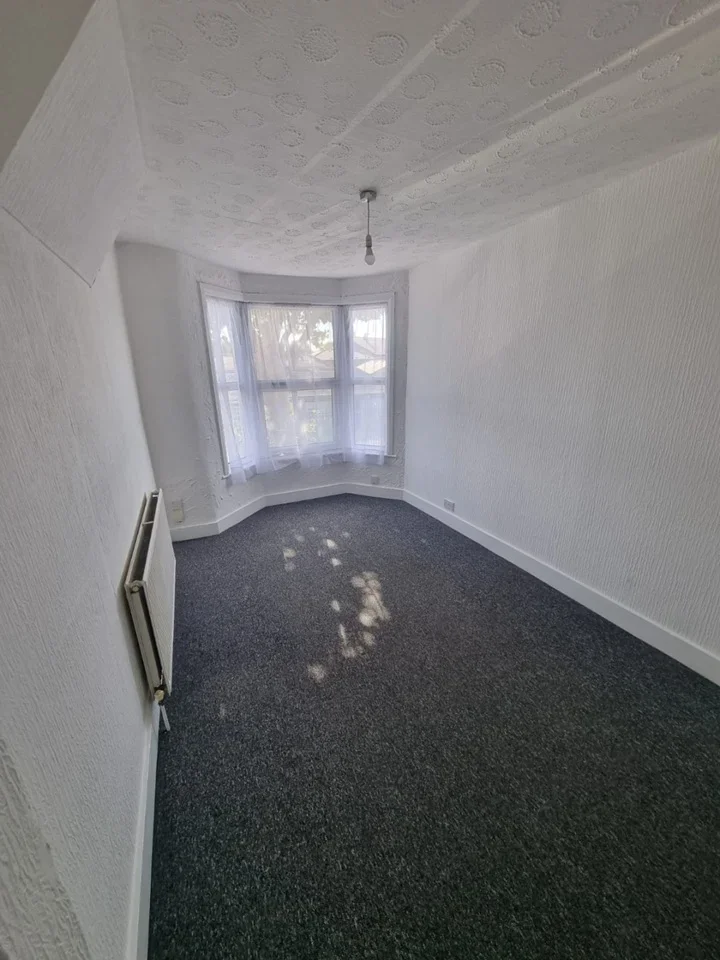 Flat Sheridan Road in Greater London