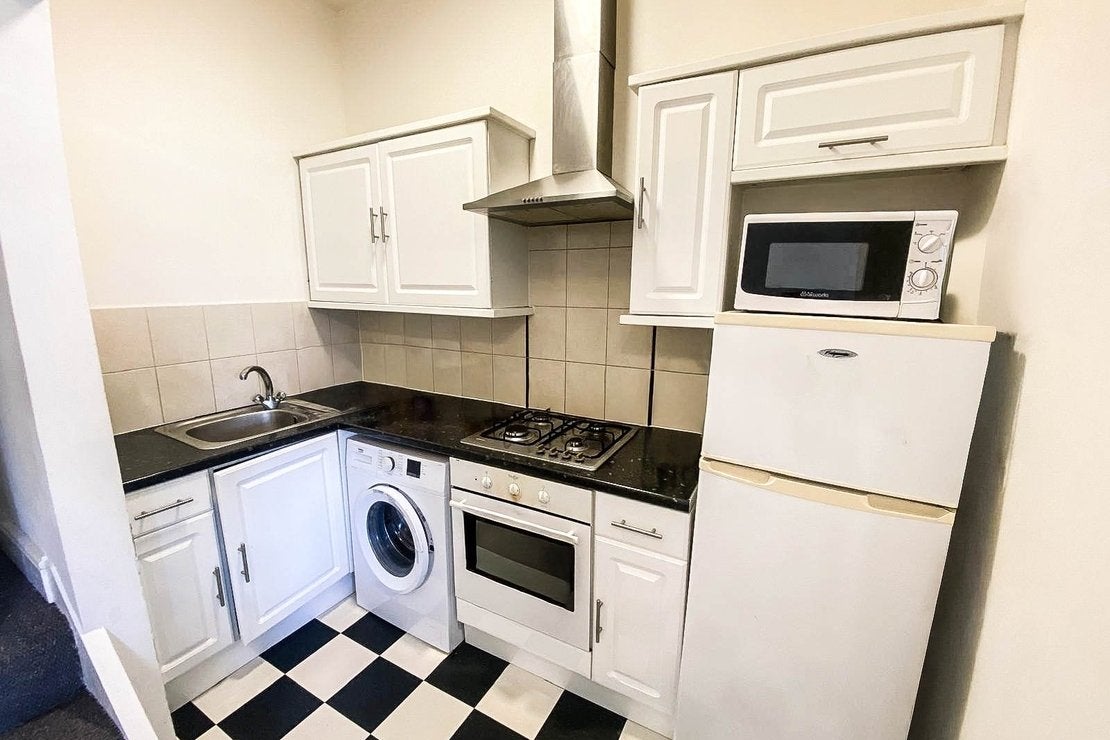 Flat Brondesbury Road in Greater London