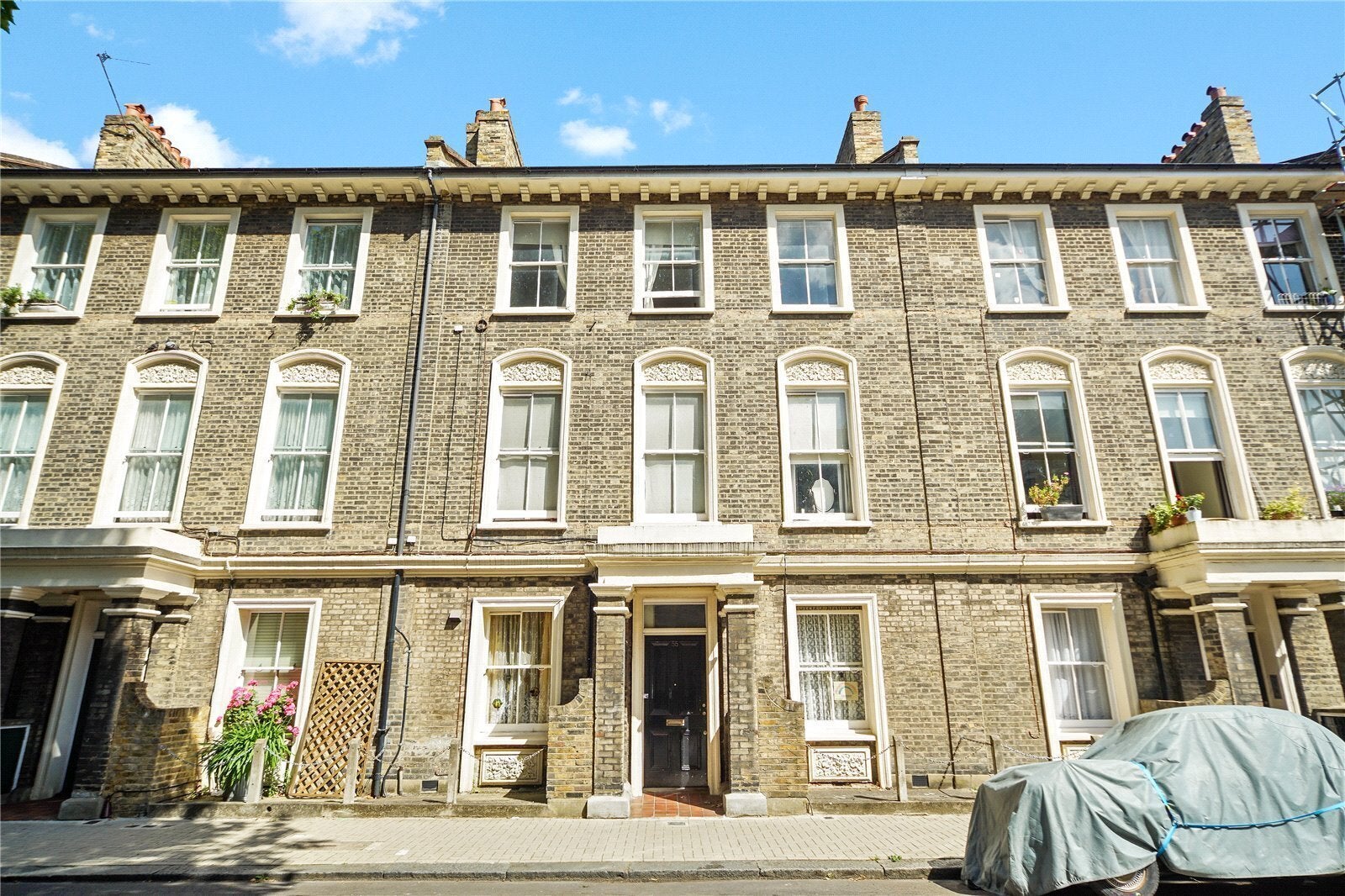 Flat St. Philip Street in Greater London