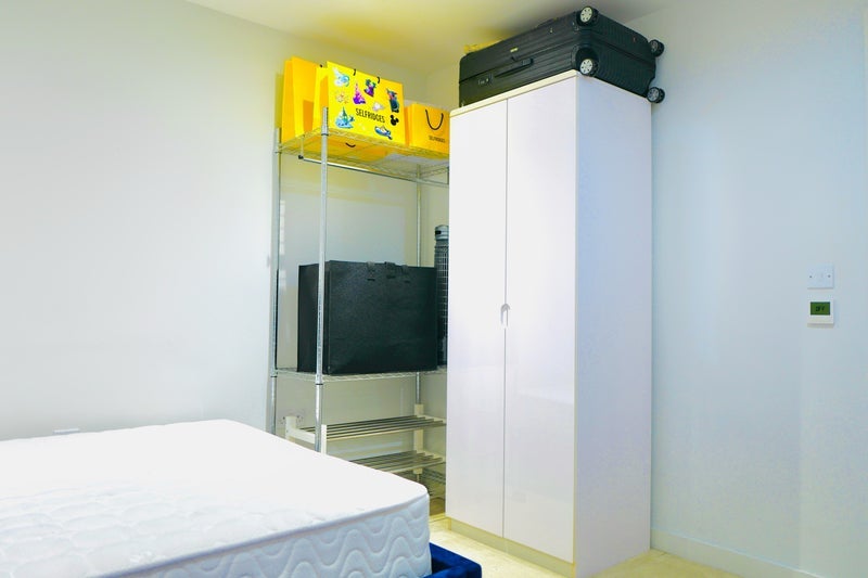 Room Newnton Close in Greater London