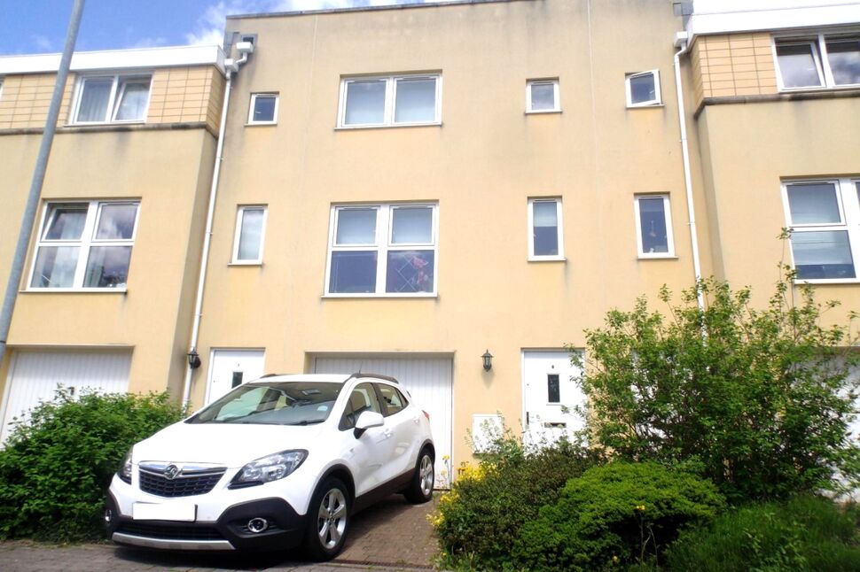 House Richmond Court in Exeter