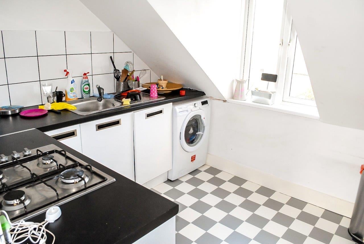 Flat Lower Clapton Road in Greater London