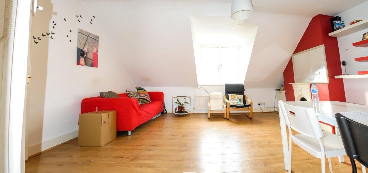Flat Lower Clapton Road in Greater London