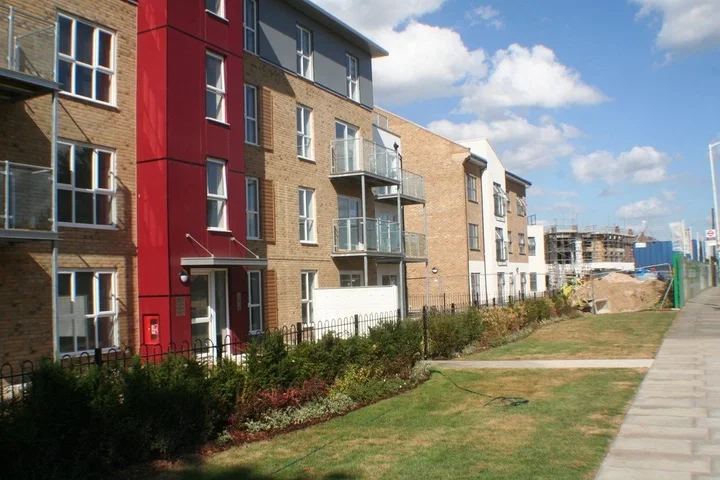 Flat Porters Way in Greater London