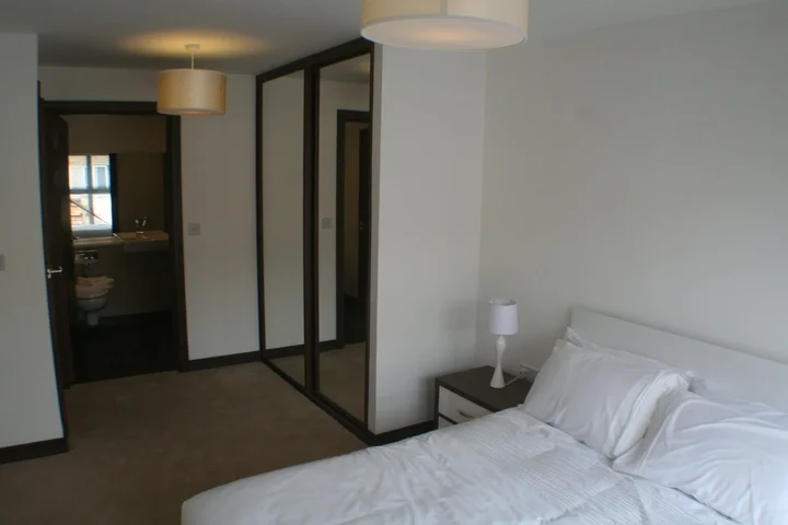 Flat Porters Way in Greater London