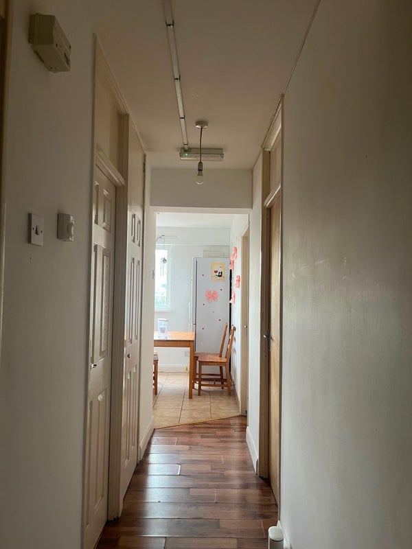 Room Cropley Street in Greater London