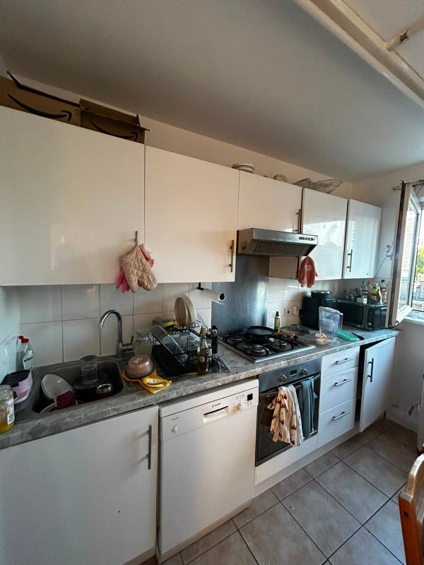Room Cropley Street in Greater London