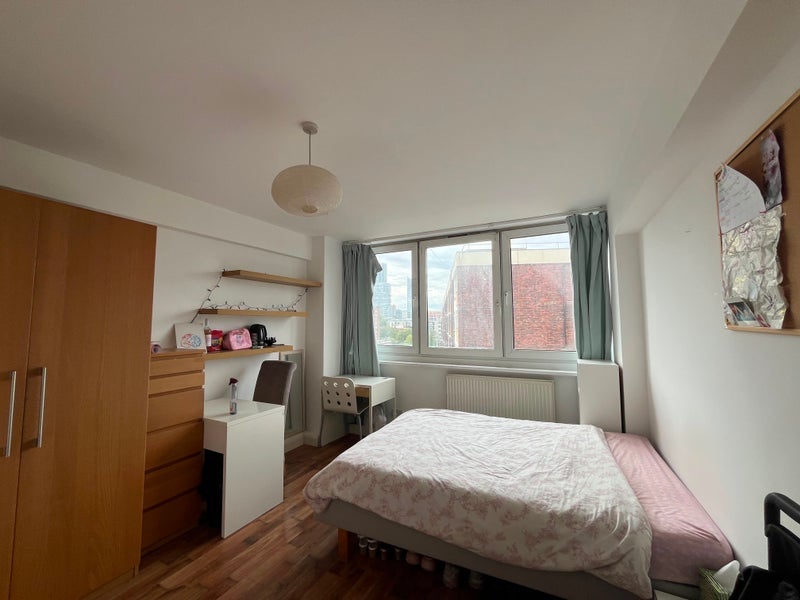 Room Cropley Street in Greater London