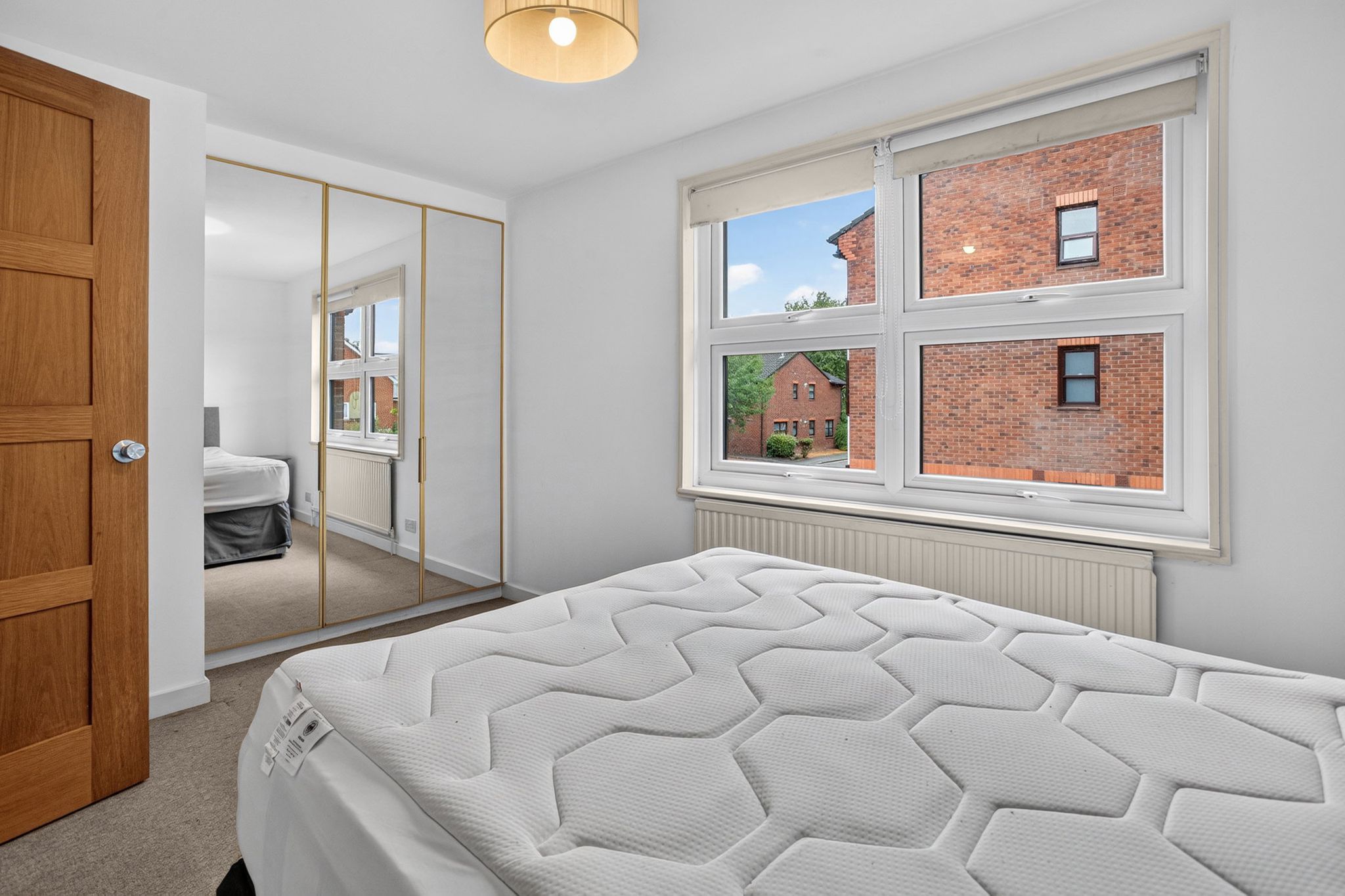 Flat Holley Road in Greater London