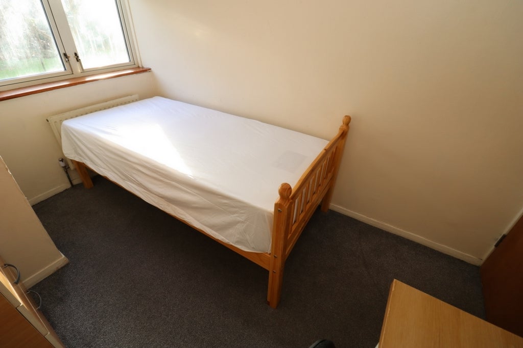 Room Globe Road in Greater London