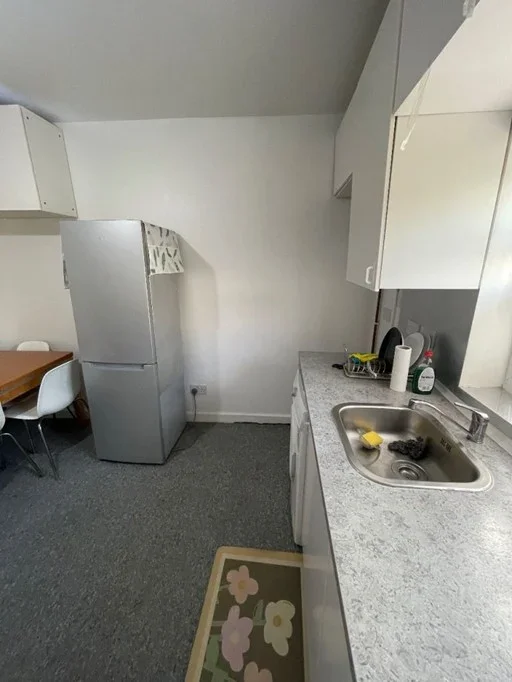 Room Little Ilford Lane in Greater London