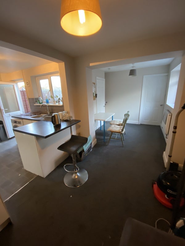 Room Hercules Close in Bristol