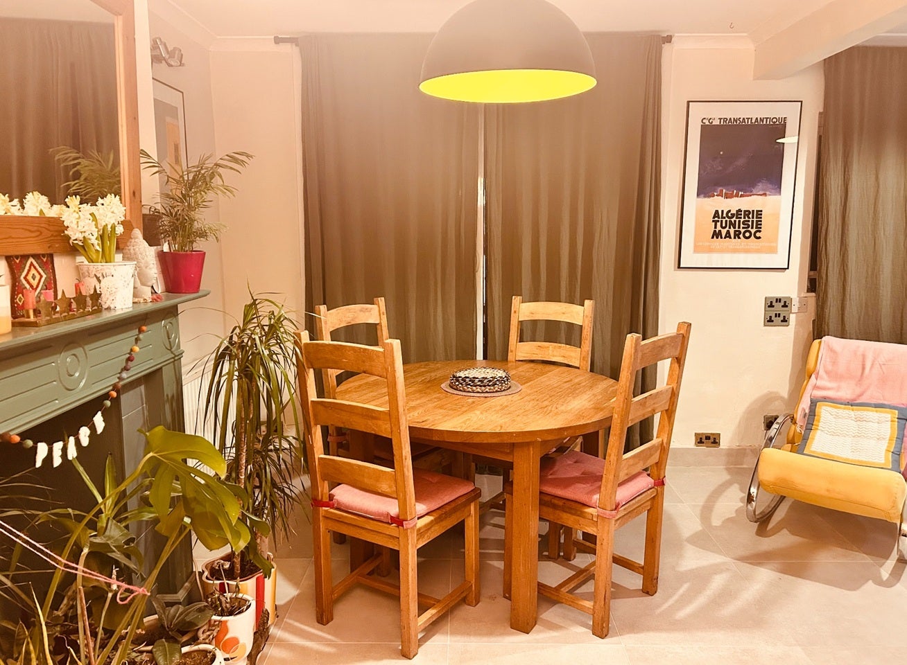 Room Waverley Avenue in Greater London