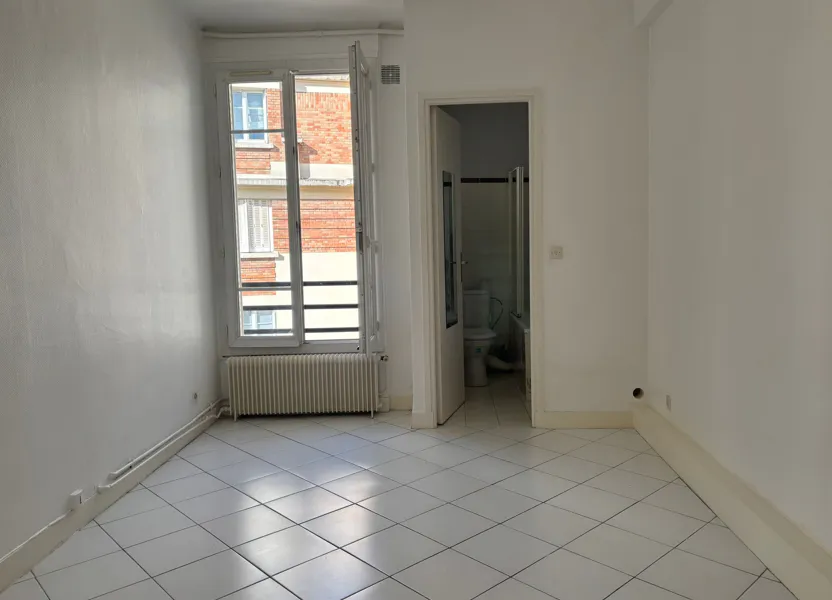 Flat Rue de la Colonie in Paris