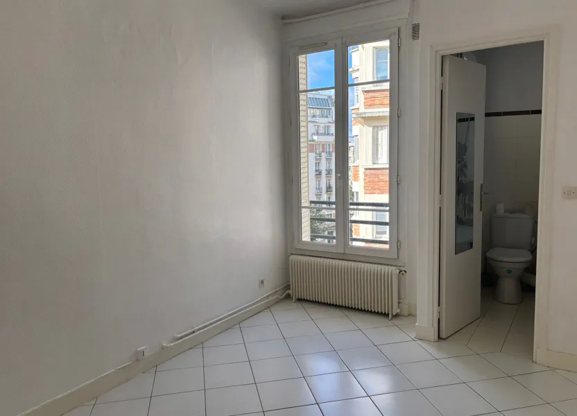 Flat Rue de la Colonie in Paris