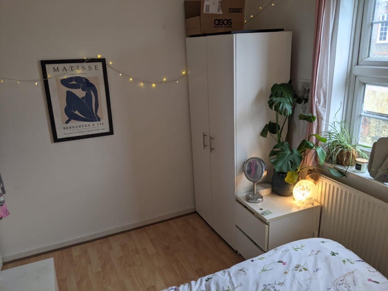 Room Detmold Road in Greater London