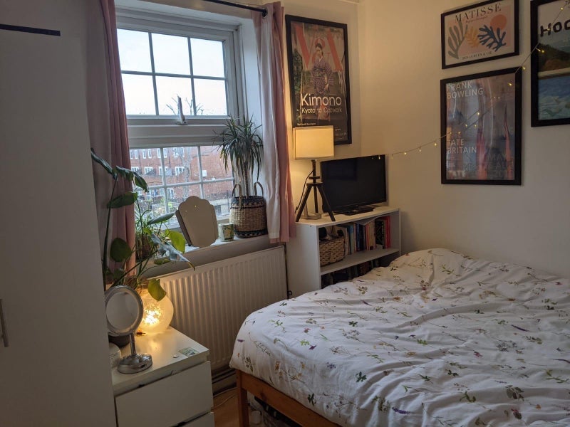 Room Detmold Road in Greater London
