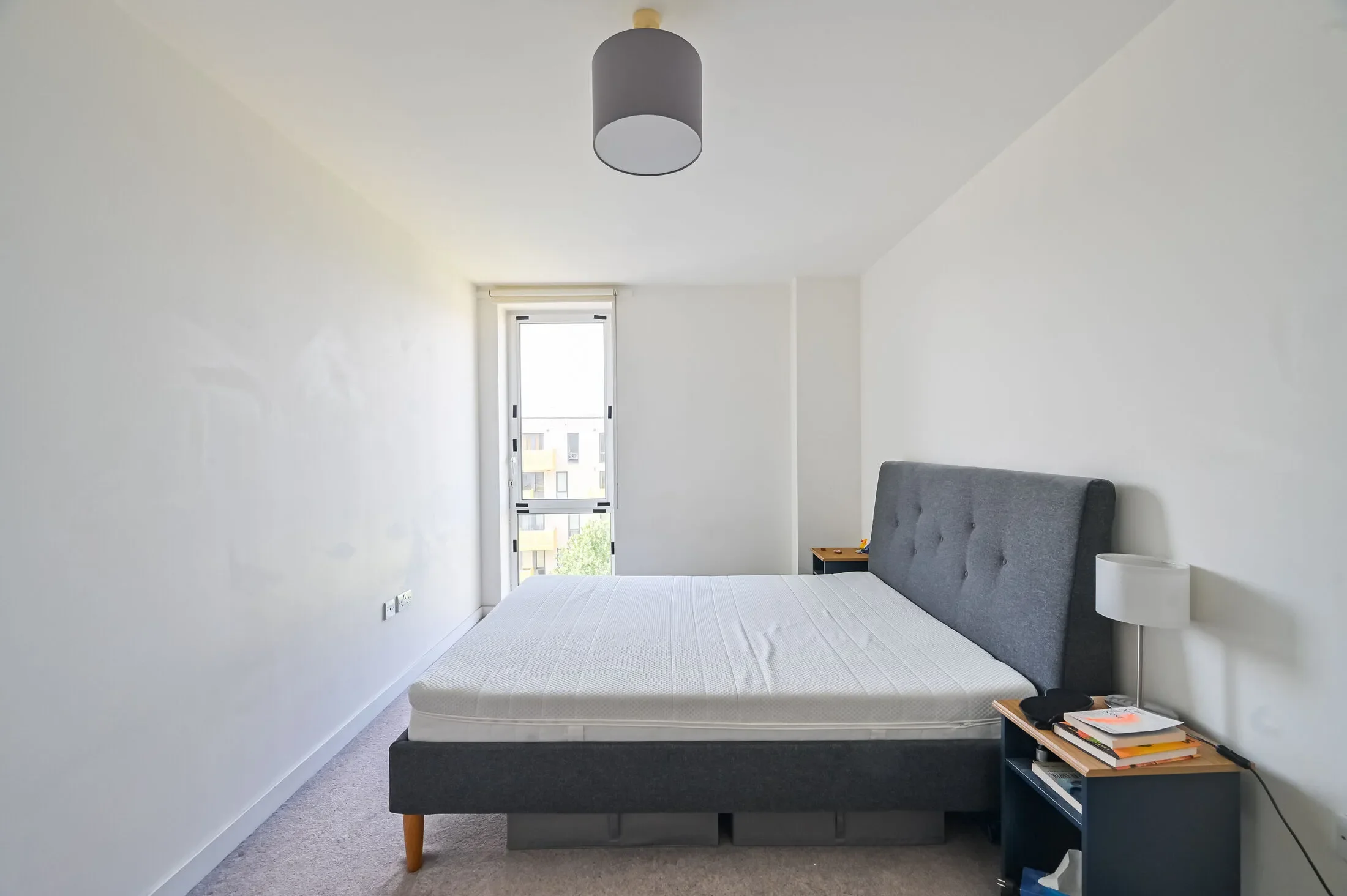 Flat Shandy Street in Greater London