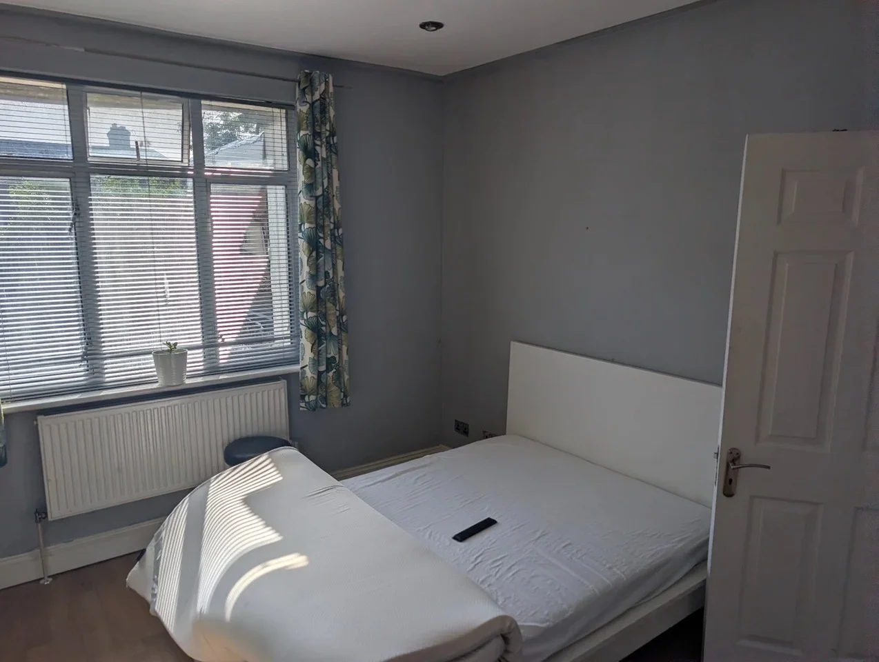 Room Highcroft Avenue in Greater London