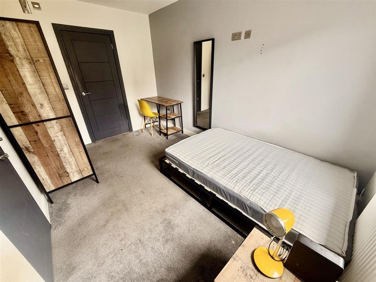 Room Montreal Avenue in Bristol