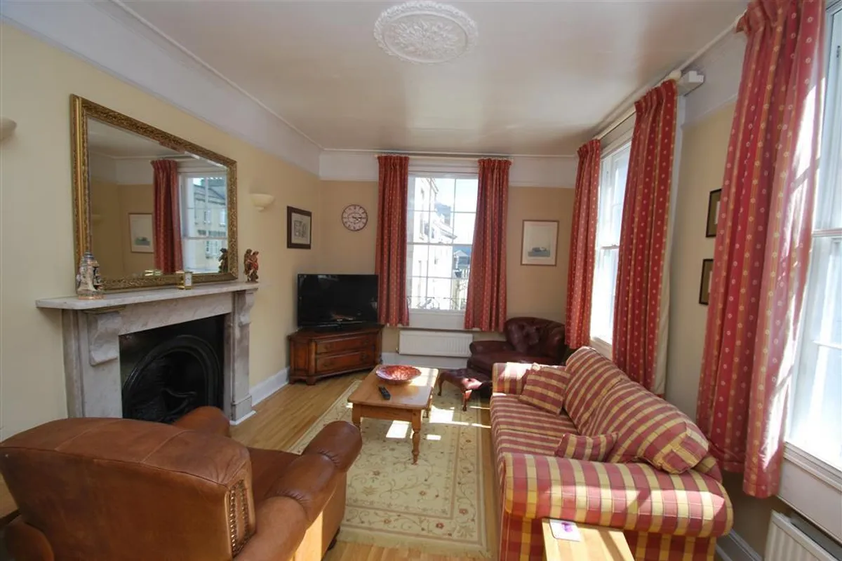 Flat Lansdown Road in Bath