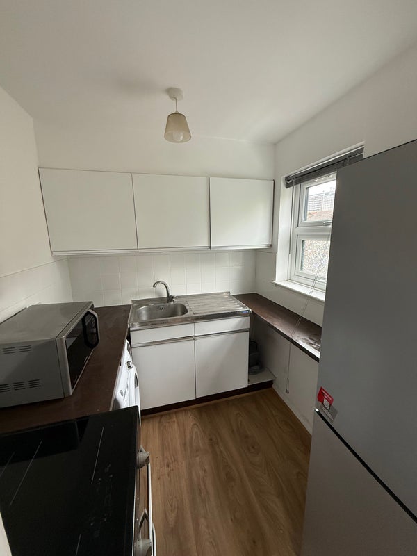 Flat Spencer Mews in Greater London