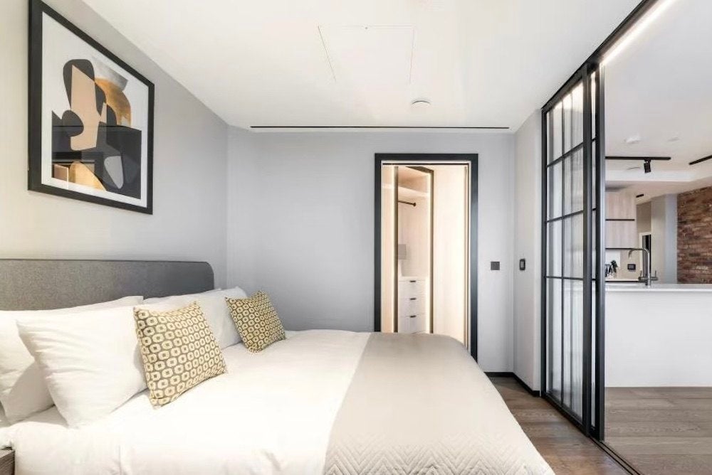 Flat Liverpool Street in London