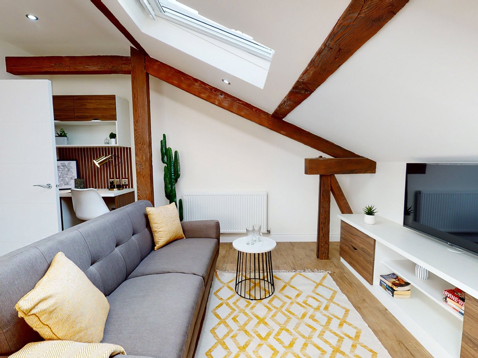 Flat Clarendon Road in Leeds