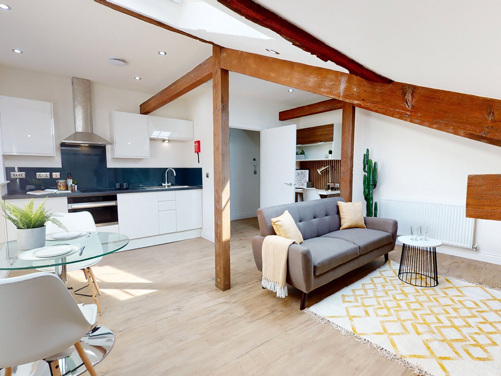 Flat Clarendon Road in Leeds