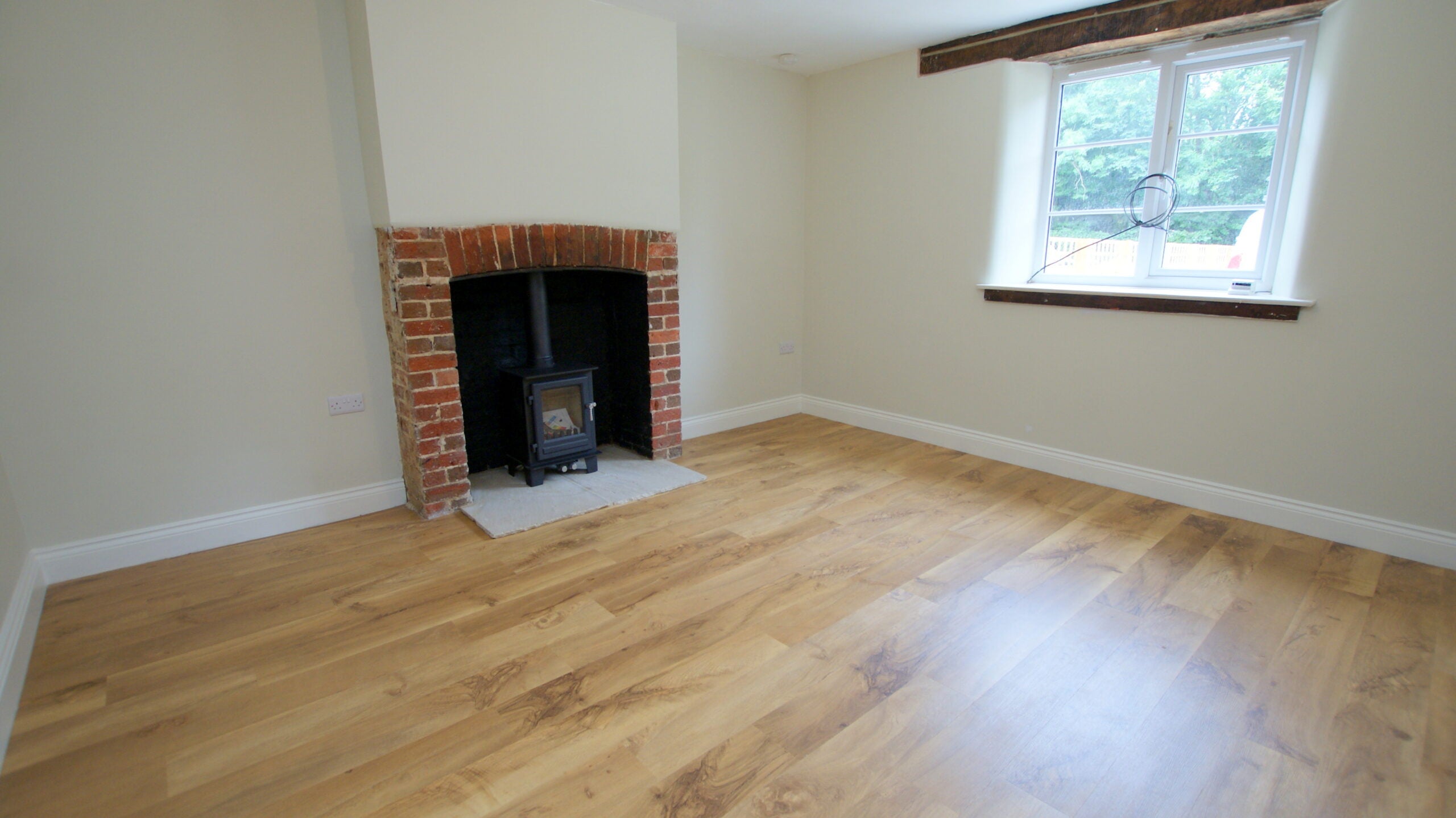 Flat Priory Lane in West Oxfordshire