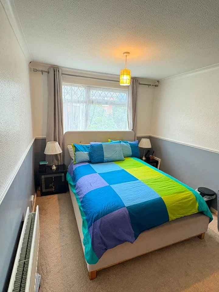 Room Mount Pleasant Walk in Greater London