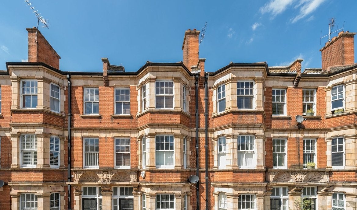 Flat Kennington Road in Greater London