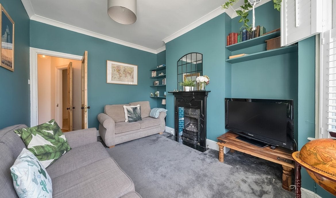 Flat Kennington Road in Greater London