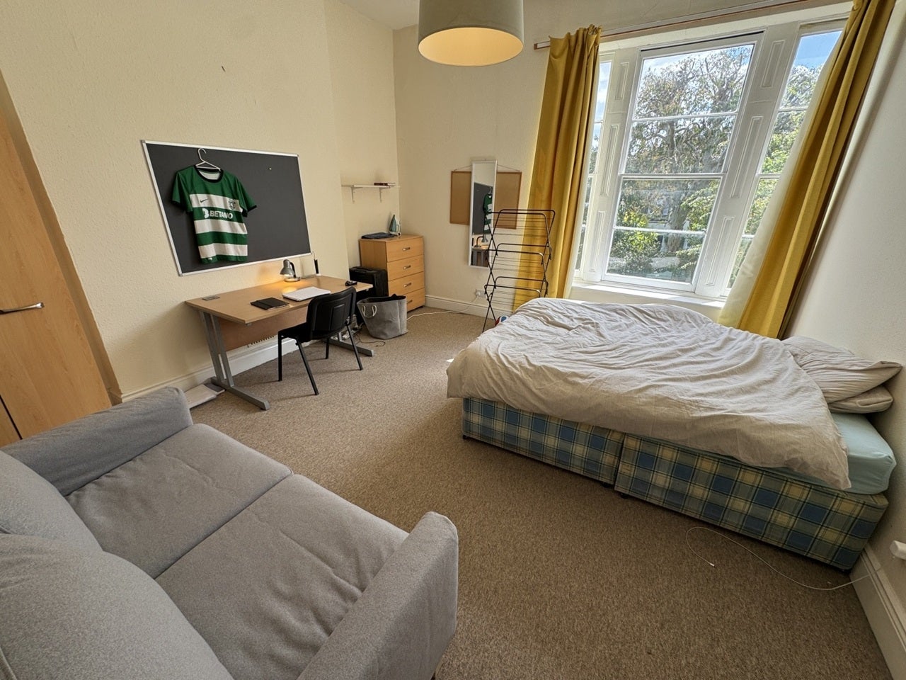 Flat Redland Road in Bristol