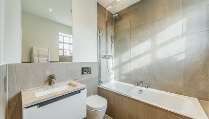 Flat Rainville Road in Greater London