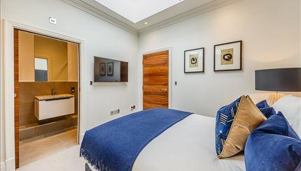 Flat Rainville Road in Greater London