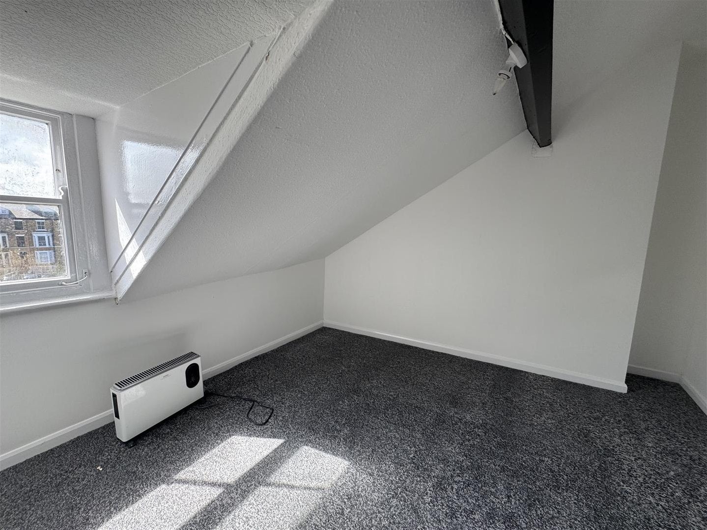 Flat Albemarle Crescent in Scarborough