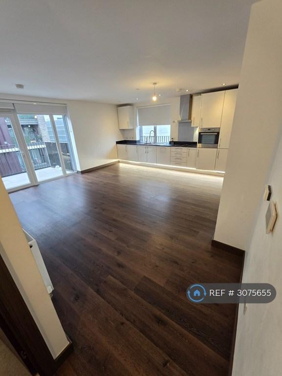 Flat Powerhouse Lane in Greater London