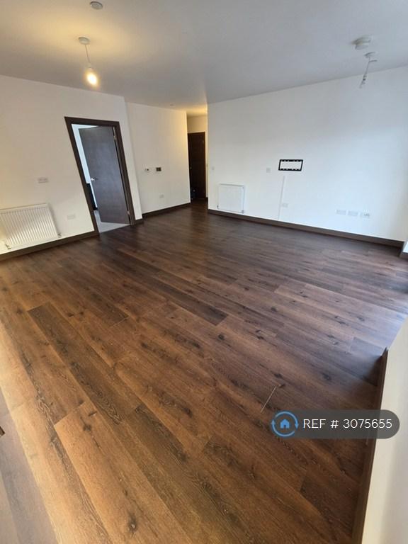 Flat Powerhouse Lane in Greater London