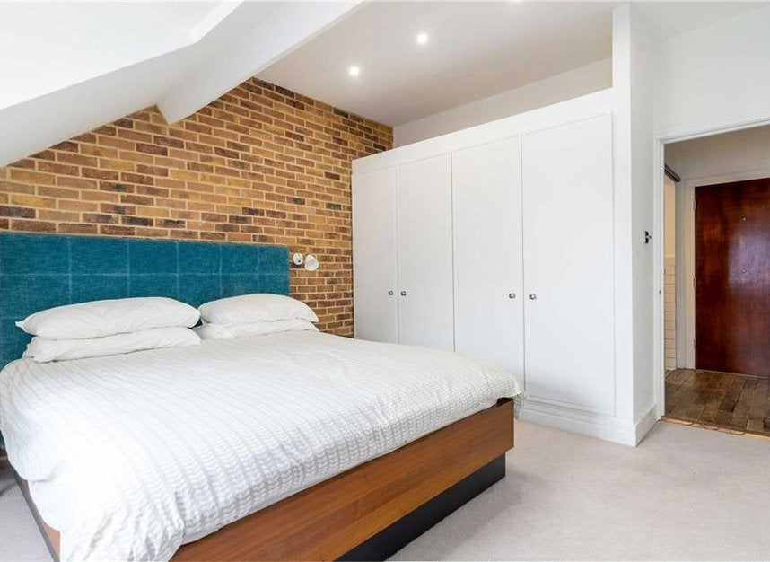 Flat Maidstone Buildings Mews in Greater London