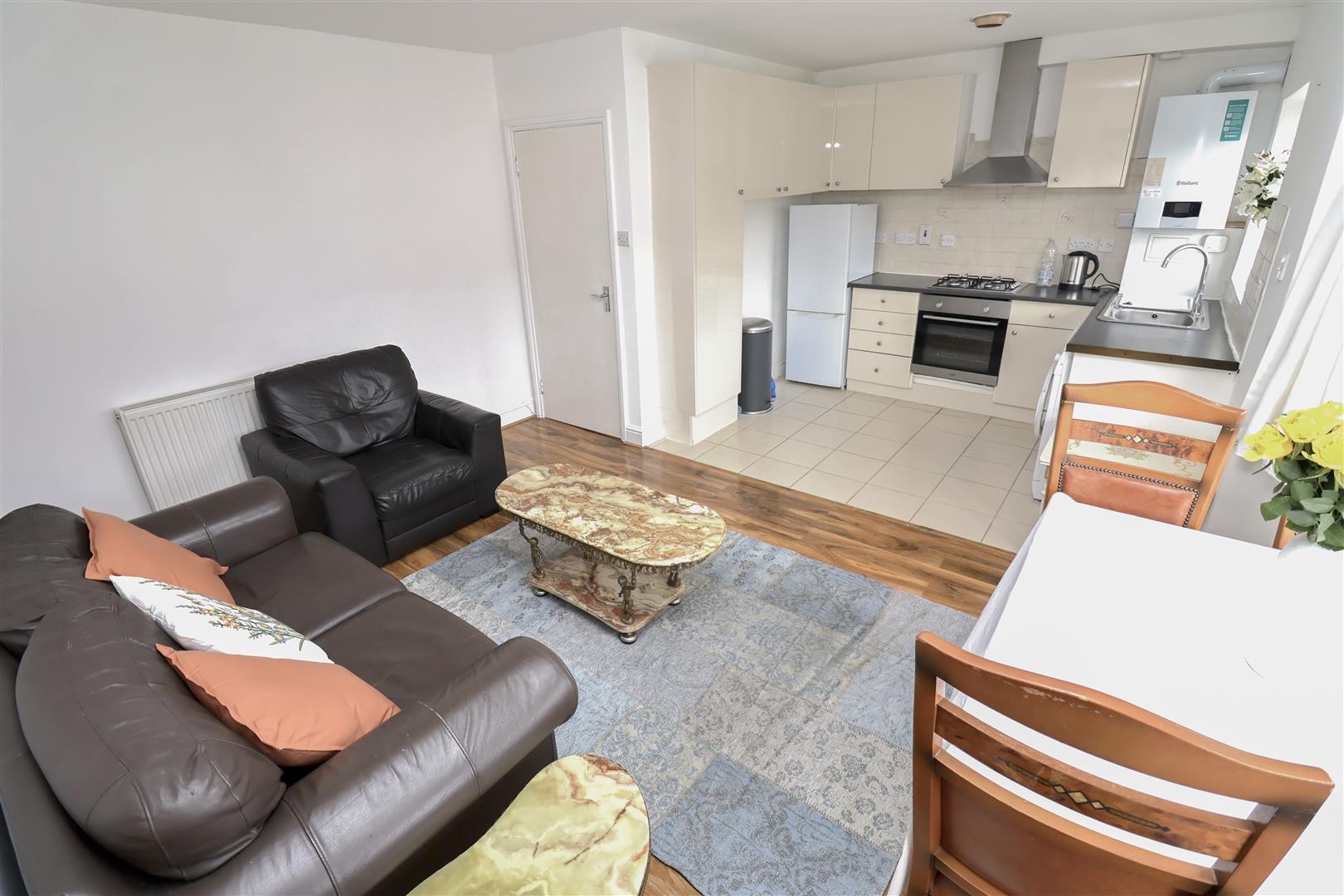 Flat Hamilton Road in Greater London