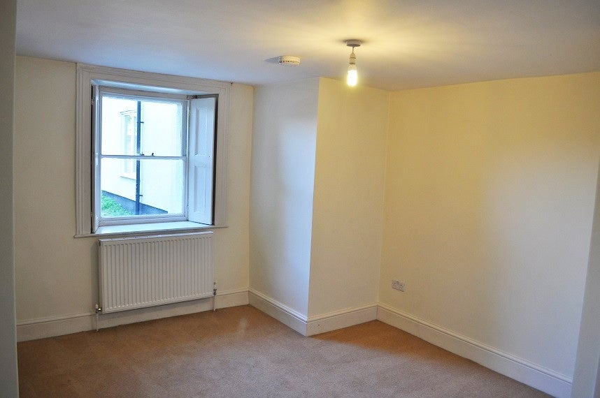 Flat Old Tiverton Road in Exeter