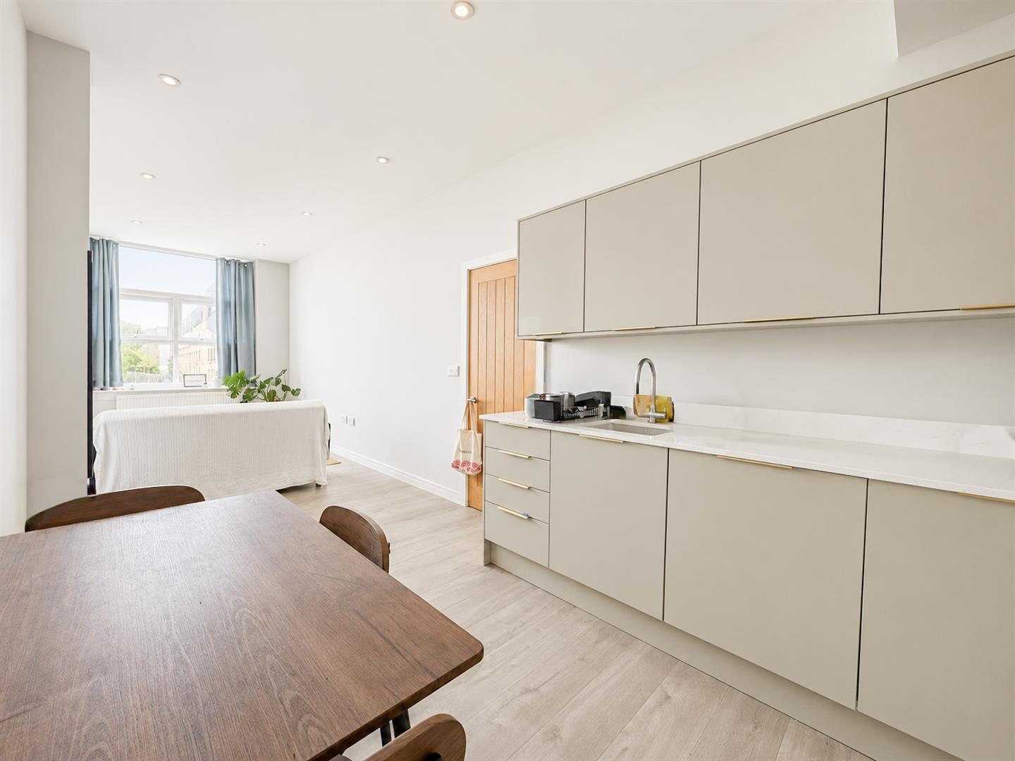 Flat Middle Street in St Leonards