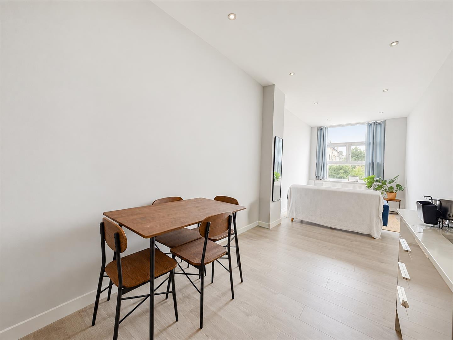 Flat Middle Street in St Leonards