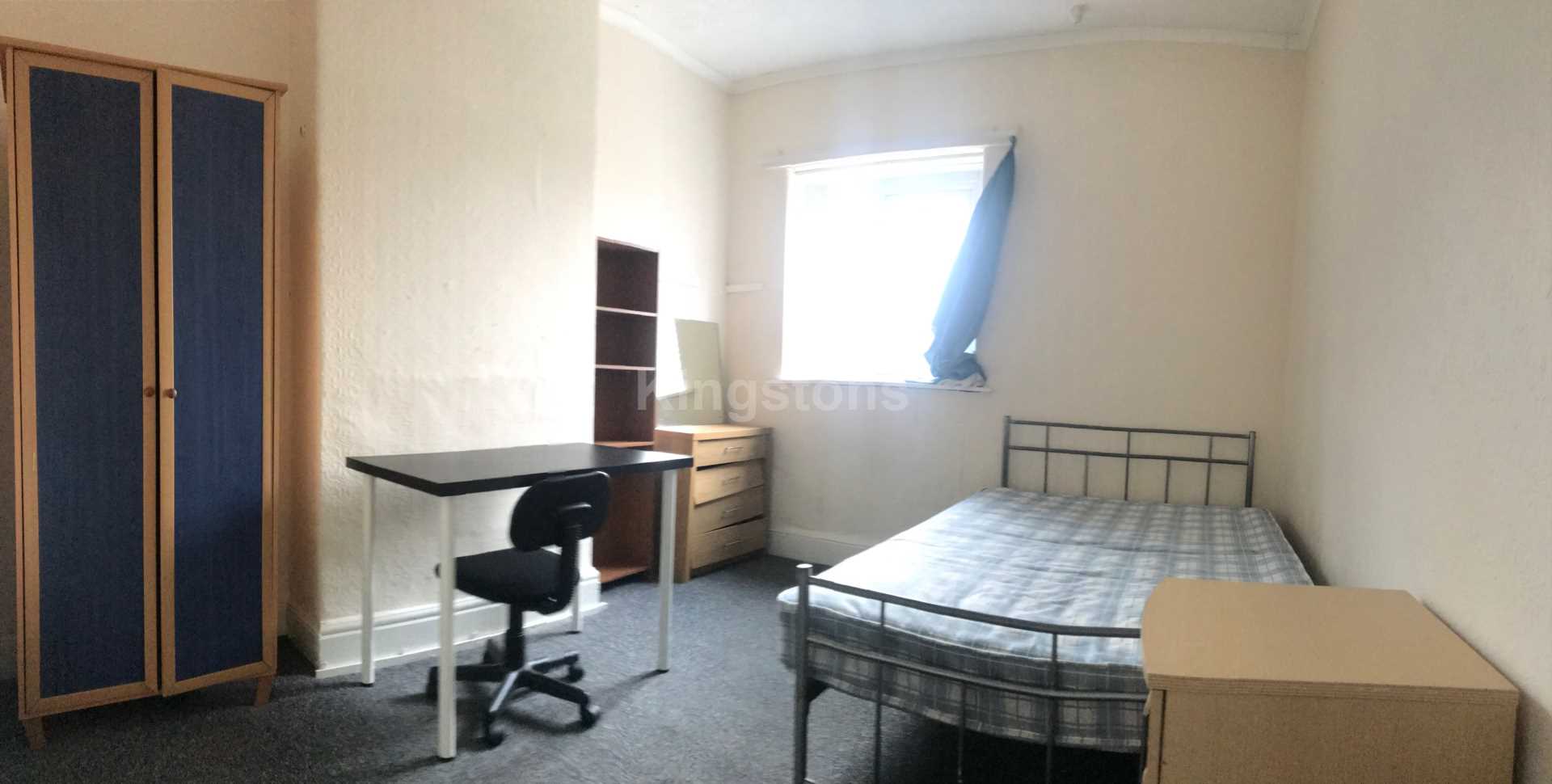 Flat Mackintosh Place in Cardiff